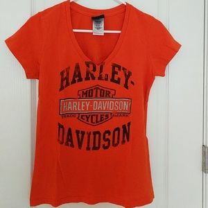 Woman's HD v-neck shirt